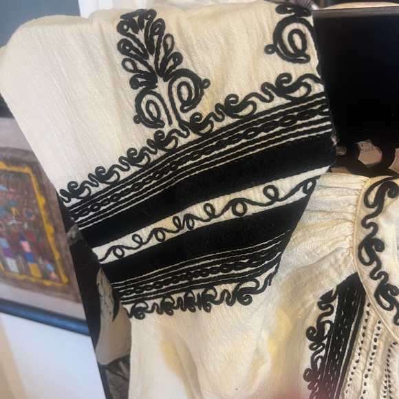 Sundance Black and White Embroidered Blouse - Picture 4 of 6